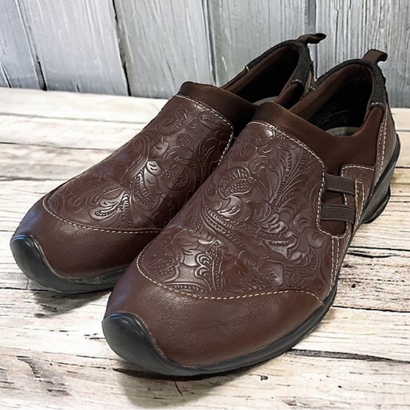 Shoes By Jamba - Picture 1 of 17